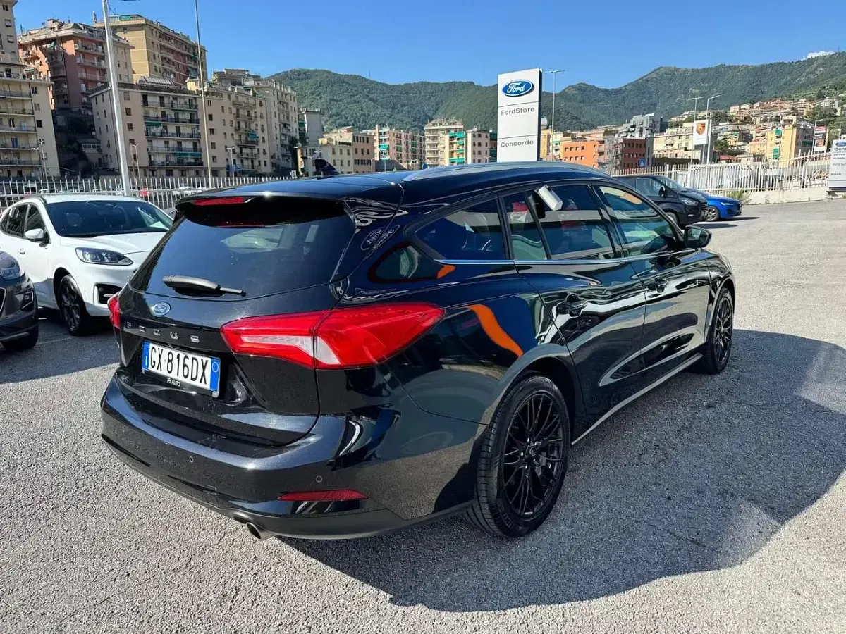 Usata Ford Focus Business Edition 120 CV (88 kW) 2021 Nero Station wagon