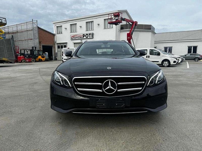 Usata Mercedes E200 Avantgarde 160 CV (117 kW) 2019 Nero Station wagon