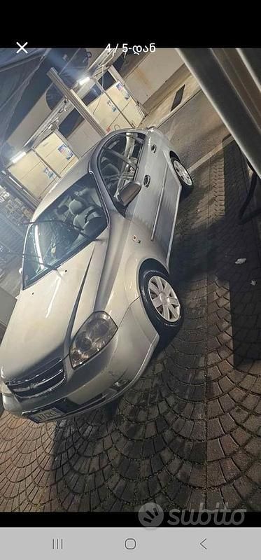 Usata Chevrolet Nubira 109 CV (80 kW) 2005 Grigio Monovolume