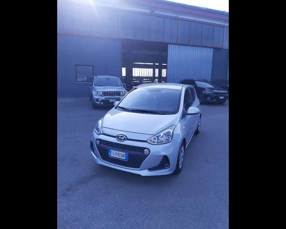 Usata Hyundai i10 Classic 67 CV (49 kW) 2016 Argento Utilitaria
