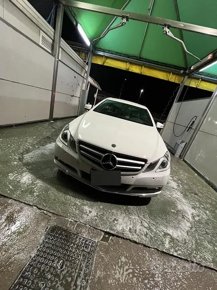 Gebraucht Mercedes E220 170 PS (125 kW) 2010 Weiß Coupé