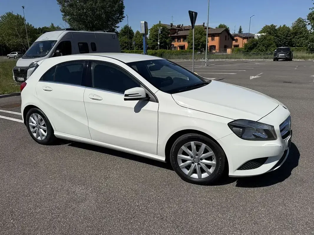 Usata Mercedes A160 Executive 90 CV (66 kW) 2015 Utilitaria