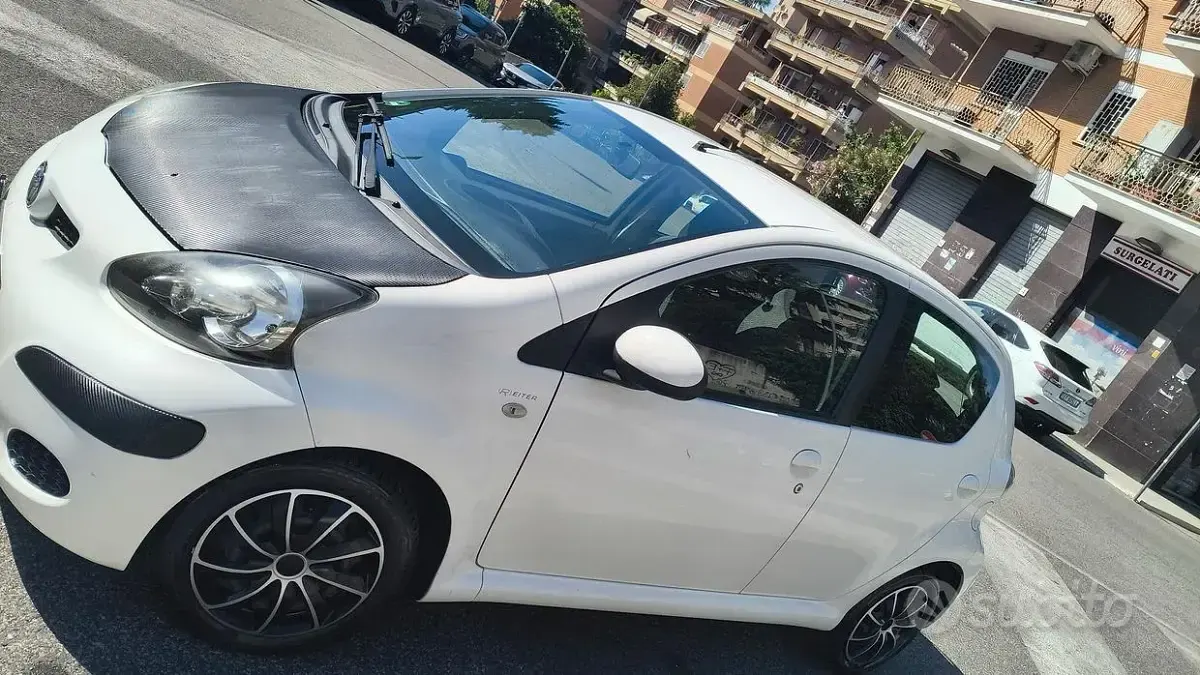 Usata Toyota Aygo 68 CV (50 kW) 2012 Bianco Utilitaria
