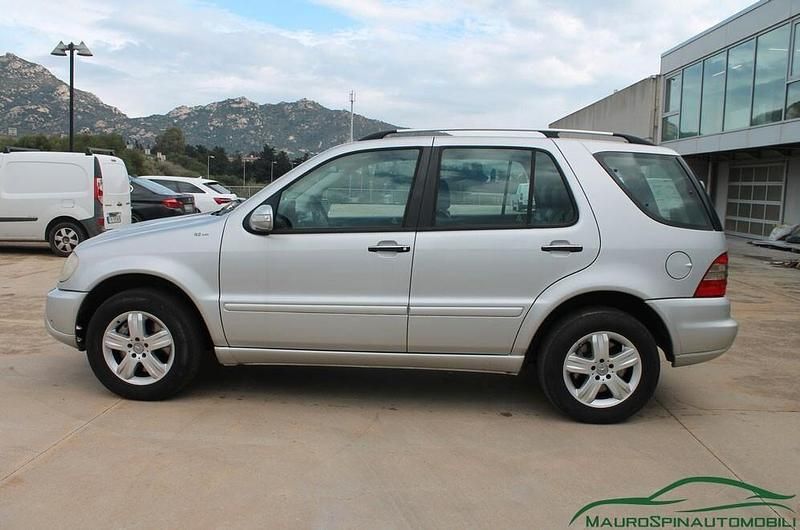 Usata Mercedes ML270 163 CV (119 kW) 2005 Argento SUV