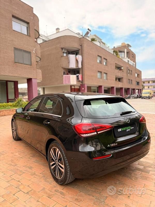 Usata Mercedes A180 Business 116 CV (85 kW) 2019 Nero Berlina