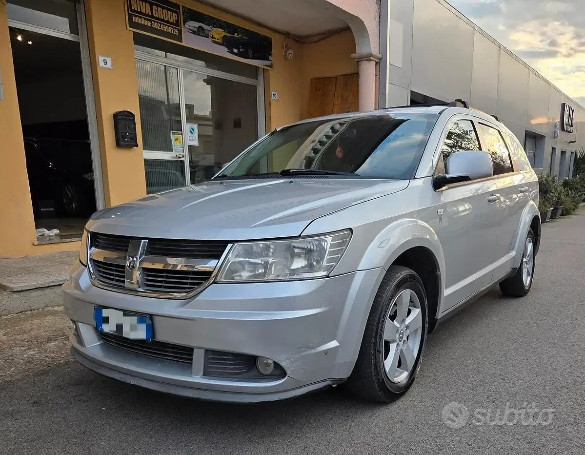Usata Dodge Journey SE 140 CV (102 kW) 2011 Grigio SUV