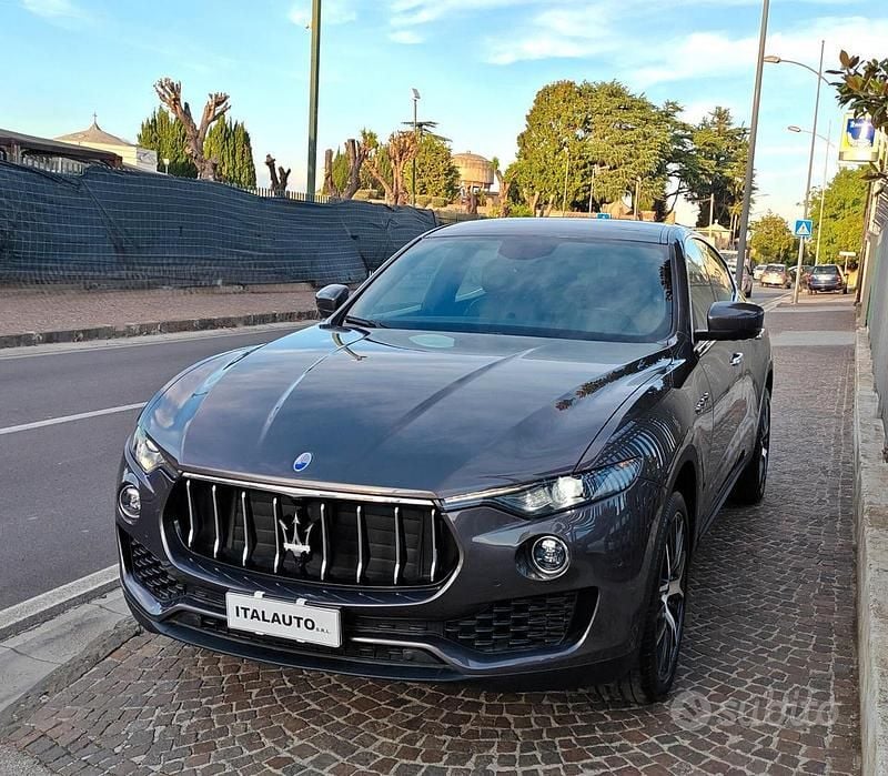 Usata Maserati Levante 250 CV (183 kW) 2017 Grigio SUV