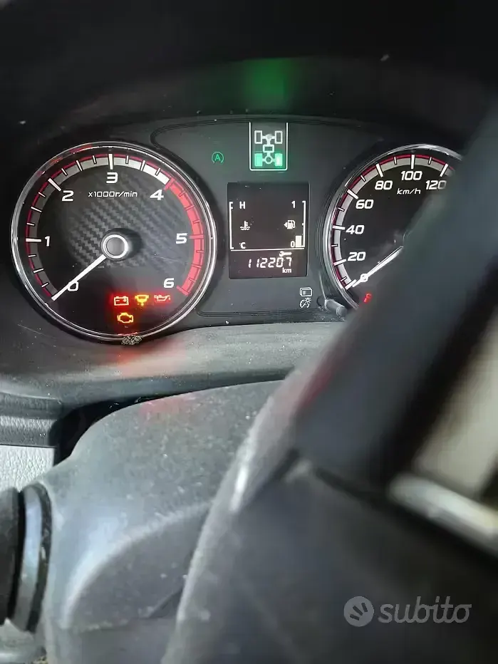Usata Mitsubishi L200 154 CV (113 kW) 2018 Grigio Pick-up