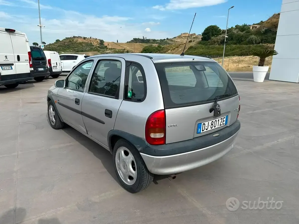 Usata Opel Corsa 60 CV (44 kW) 2007 Grigio Utilitaria