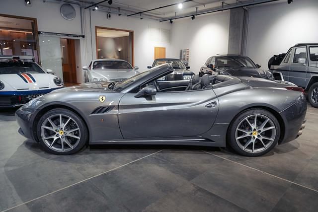 Usata Ferrari California 460 CV (338 kW) 2010 Antracite Cabrio