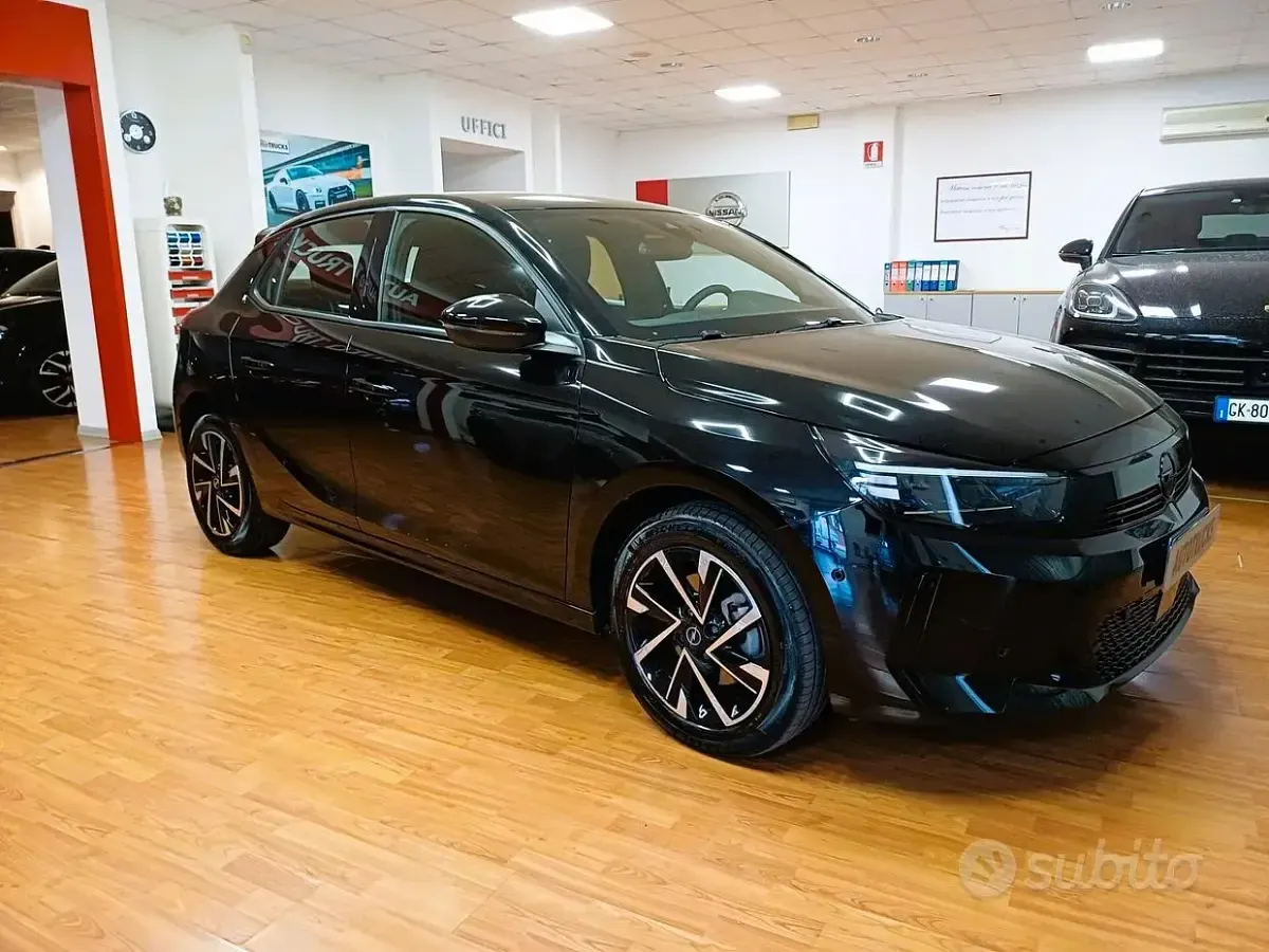 Usado Opel Corsa Ultimate 101 CV (74 kW) 2025 Negro Utilitario
