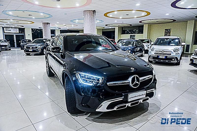 Usado Mercedes GLC220 Business 194 CV (142 kW) 2019 Negro Coupe