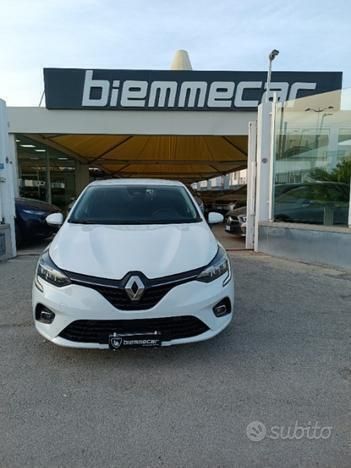 Usata Renault Clio V Intens 91 CV (66 kW) 2021 Bianco pastello Berlina