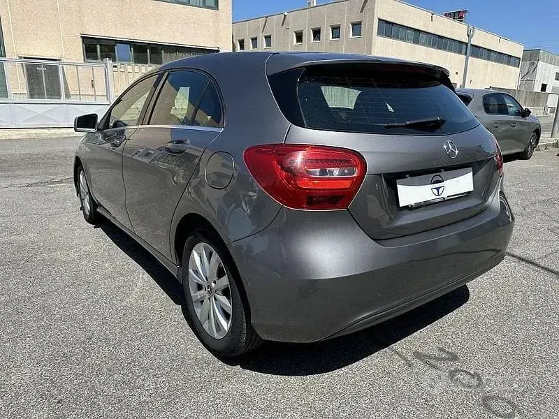Usata Mercedes A160 90 CV (66 kW) 2018 Grigio Utilitaria
