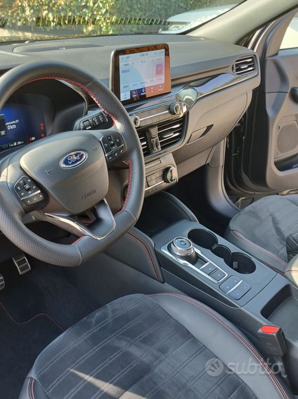 Usata Ford Kuga 152 CV (111 kW) 2023 Nero SUV