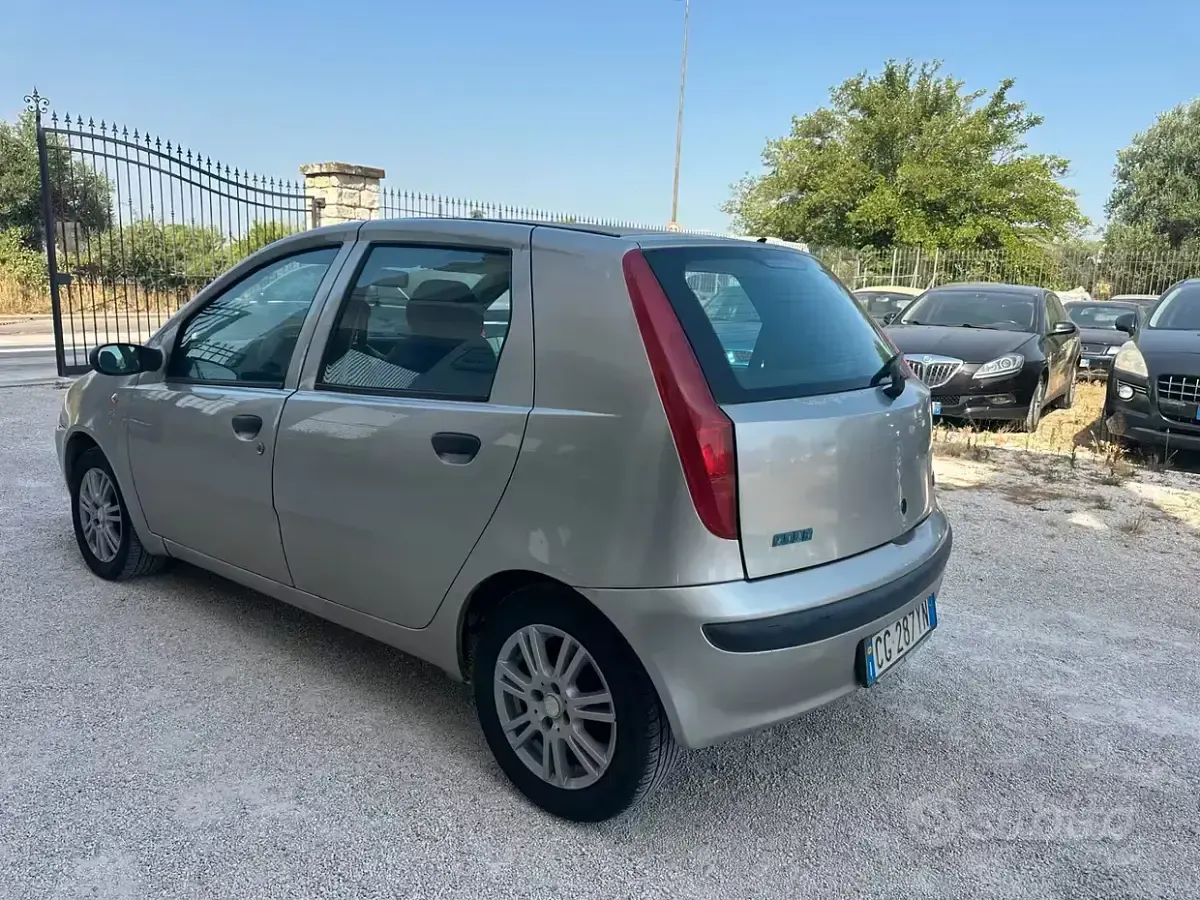 Usata Fiat Punto 60 CV (44 kW) 2003 Grigio Utilitaria