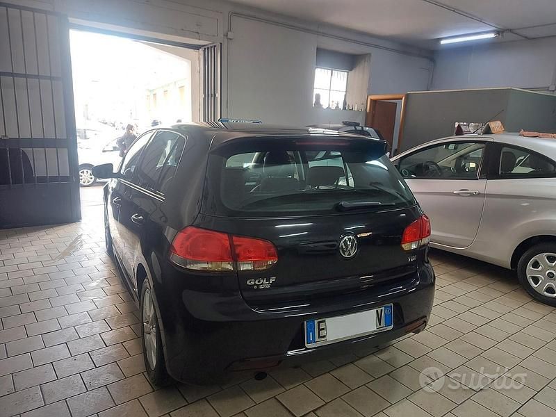 Usata VW Golf VI 104 CV (76 kW) 2011 Nero Utilitaria