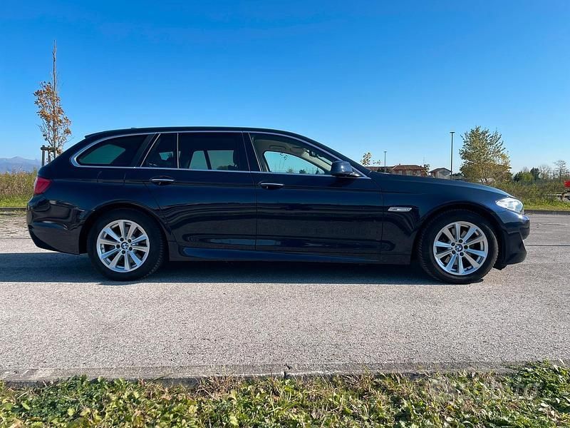 Blu Usata 2012 BMW 520 Station wagon | 8500 € (Ottimo prezzo) - Immagine 1/4