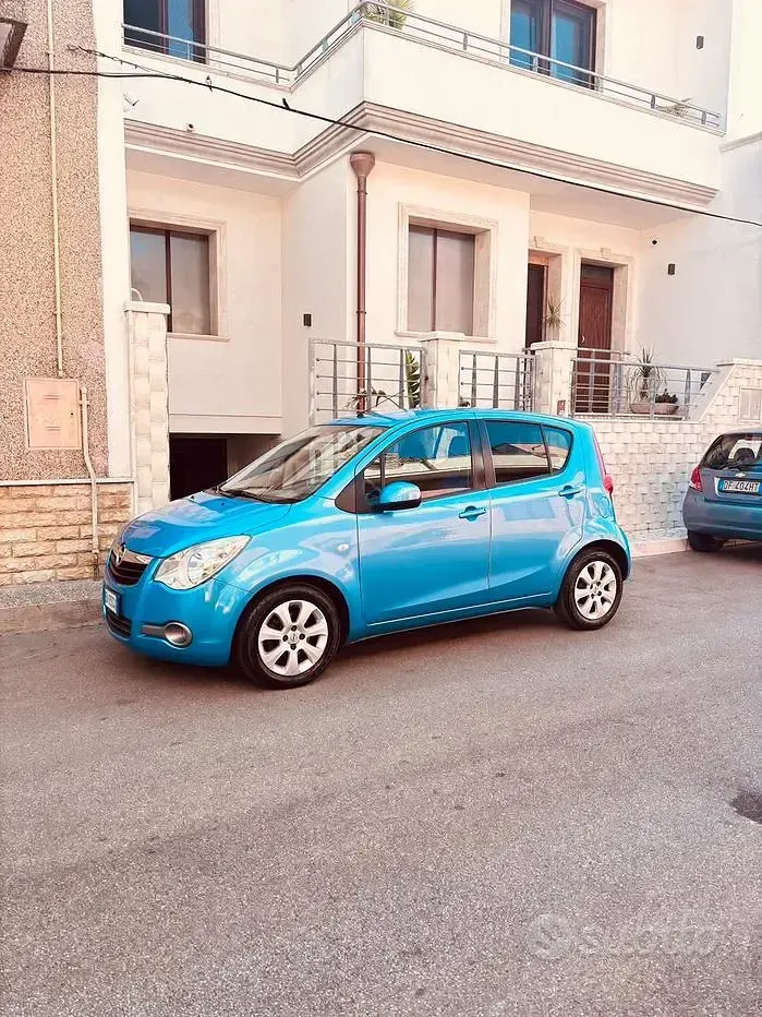 Usata Opel Agila 65 CV (47 kW) 2009 Bluazzurro Utilitaria