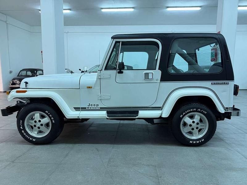 Usata Jeep Wrangler Laredo 103 CV (75 kW) 1991 Bianco SUV