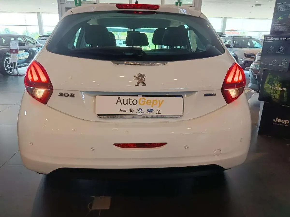 Usata Peugeot 208 82 CV (60 kW) 2016 Bianco Utilitaria