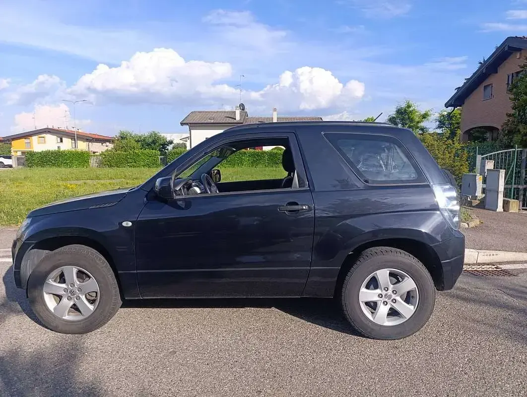 Usata Suzuki Grand Vitara 106 CV (77 kW) 2005 Nero SUV