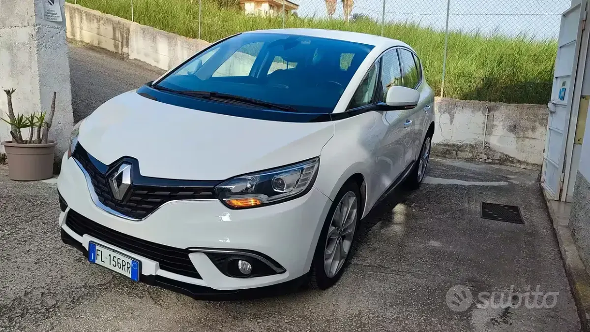 Usata Renault Scénic 110 CV (80 kW) 2018 Bianco Monovolume