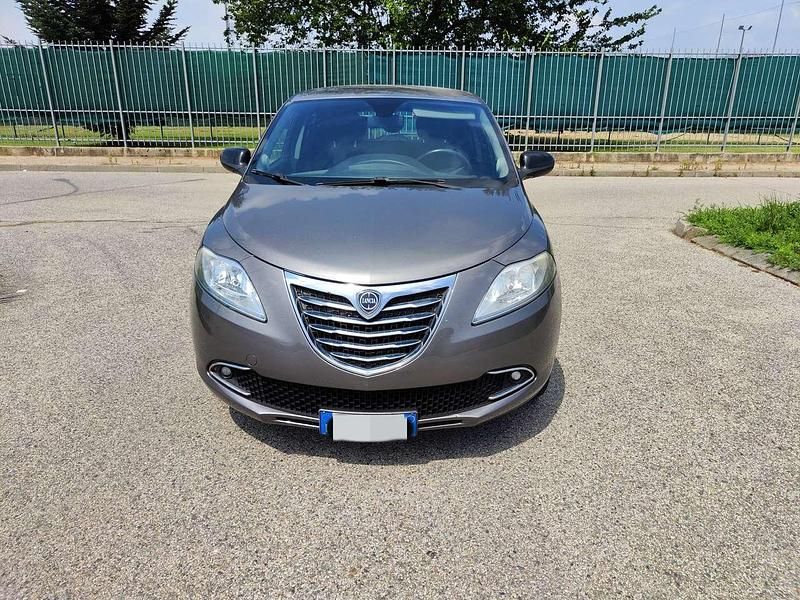 Usata Lancia Ypsilon Gold 95 CV (69 kW) 2012 Grigio Utilitaria