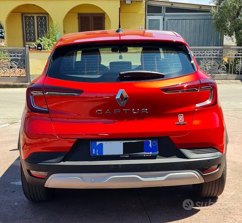 Usata Renault Captur Equilibre 94 CV (69 kW) 2023 Rosso SUV