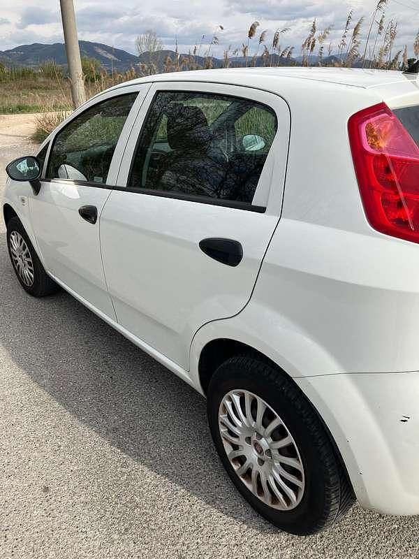 Usata Fiat Grande Punto 69 CV (50 kW) 2017 Bianco Utilitaria