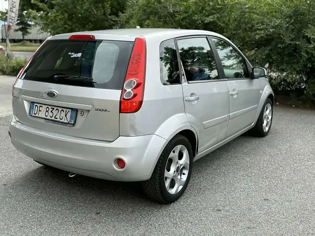 Brugt Ford Fiesta Ghia 75 HK (55 kW) 2007 Hatchback