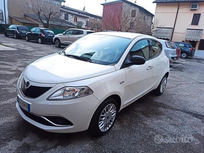 Usata Lancia Ypsilon S 86 CV (63 kW) 2017 Bianco Utilitaria