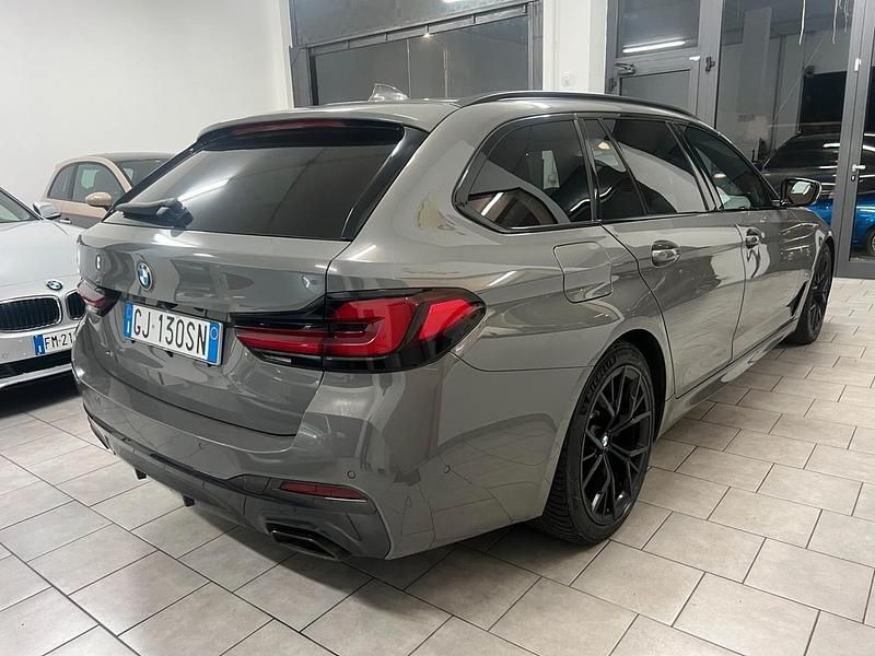 Usata BMW 530 M Sport 249 CV (183 kW) 2022 Grigio Station wagon