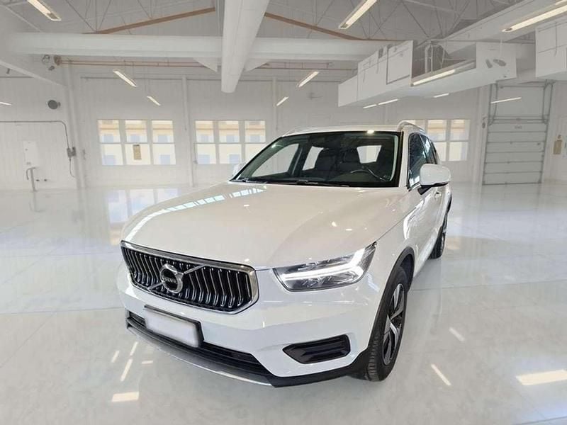 Bianco Usata 2021 Volvo XC40 Inscription SUV | 25.900 € (Buon prezzo) - Immagine 1/4