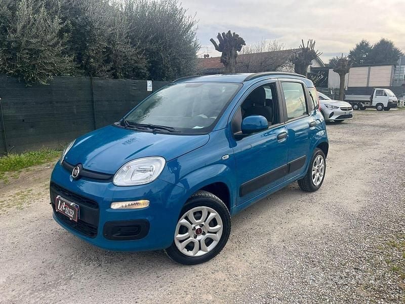 Usata Fiat Panda Easy 86 CV (63 kW) 2012 Blu Utilitaria