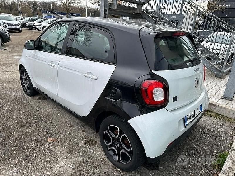 Usata Smart ForFour Electric Drive Passion 60 kW (82 CV) 2019 Bianco Berlina