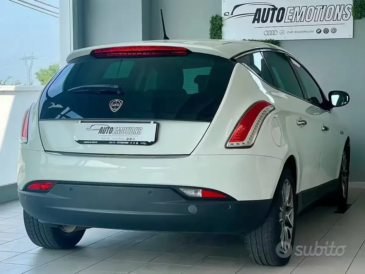Usata Lancia Delta 120 CV (88 kW) 2012 Bianco Utilitaria