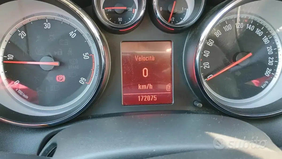 Usata Opel Astra Cosmo 165 CV (121 kW) 2011 Bianco Station wagon