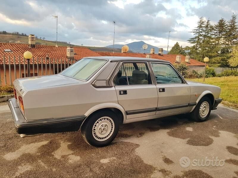 Usata Alfa Romeo Alfa 6 Quadrifoglio 158 CV (116 kW) 1984 Argento Berlina