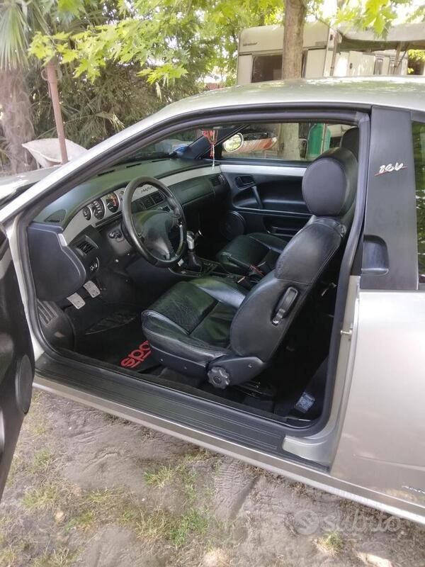 Usata Fiat Coupé 139 CV (102 kW) 1996 Grigio Coupé