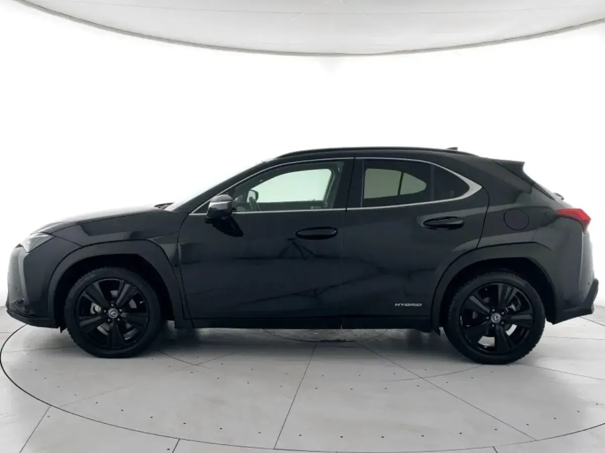 Usata Lexus UX 250h 145 CV (106 kW) 2021 Nero SUV