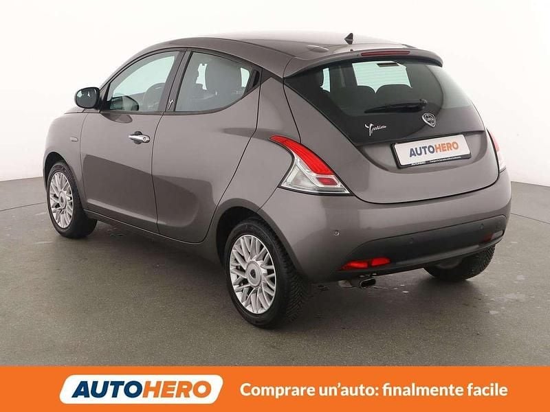 Usata Lancia Ypsilon Gold 70 CV (51 kW) 2015 Grigio Utilitaria