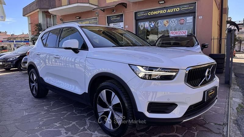 Usata Volvo XC40 Momentum 129 CV (94 kW) 2021 Bianco SUV