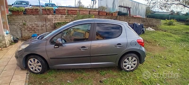 Usata Peugeot 207 70 CV (51 kW) 2008 Grigio Berlina