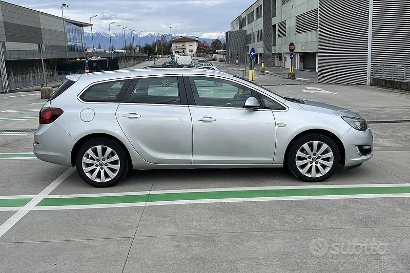 Occasion Opel Astra Business 110 ch (80 kW) 2014 Gris Break