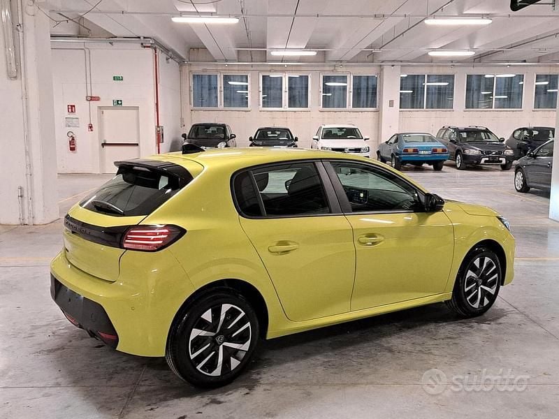 Usata Peugeot 208 Active 101 CV (74 kW) 2024 Giallo Utilitaria