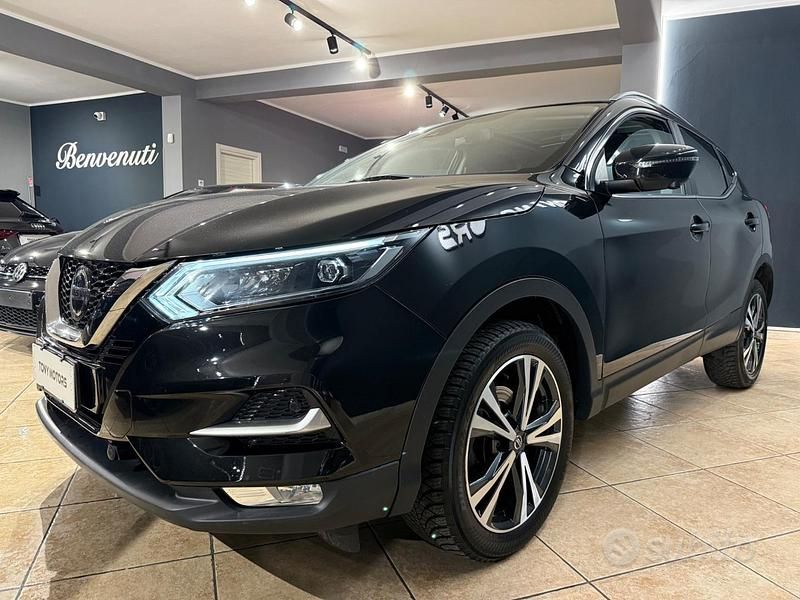 Usata Nissan Qashqai N-Connecta 130 CV (95 kW) 2018 Nero SUV