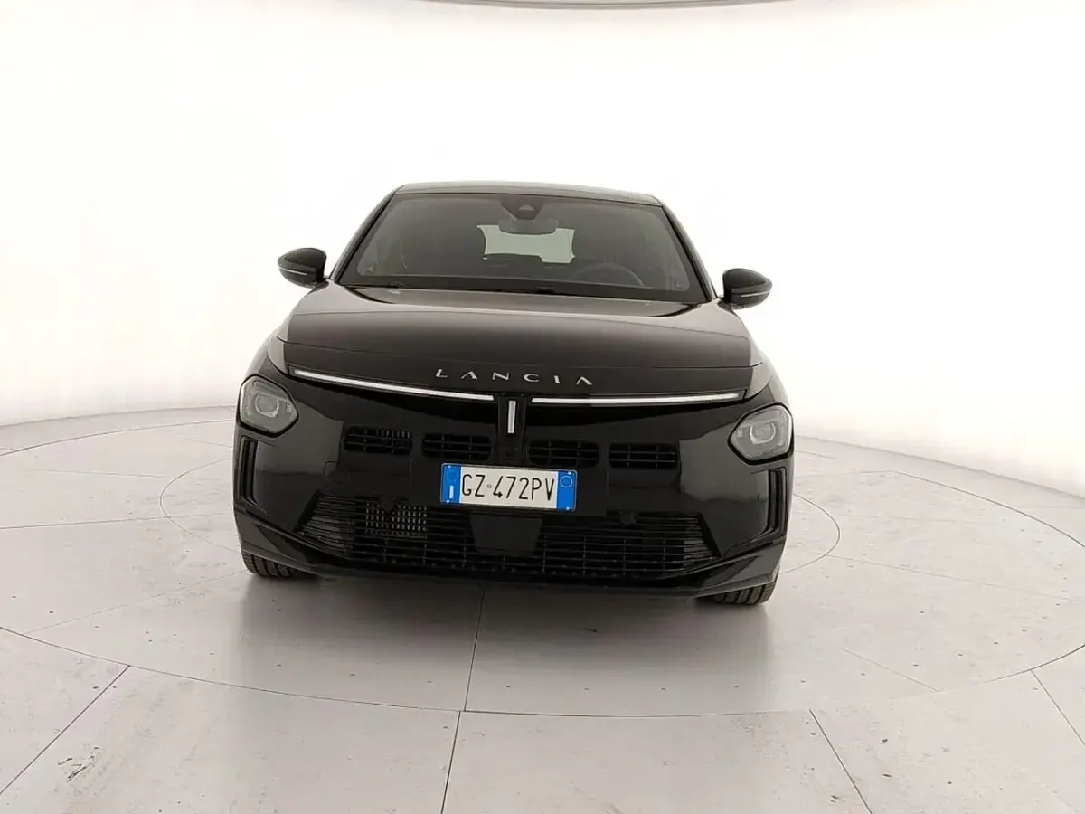 Usata Lancia Ypsilon 100 CV (73 kW) 2025 Nero Utilitaria