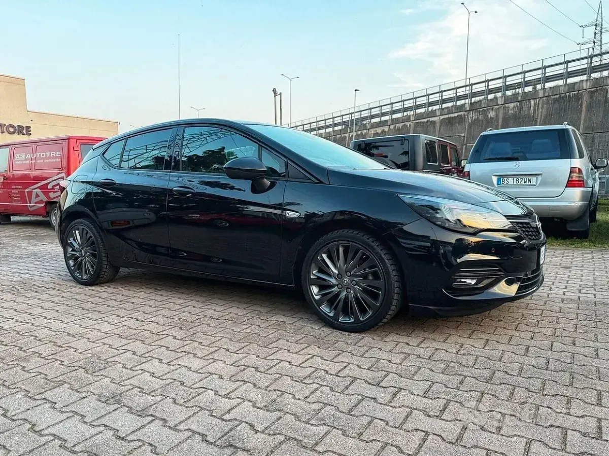 Usata Opel Astra GS Line 131 CV (96 kW) 2020 Nero Berlina