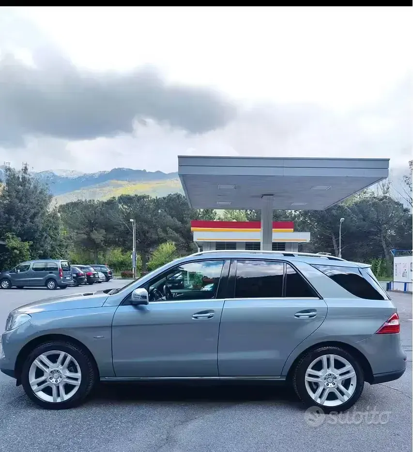 Usata Mercedes ML250 204 CV (150 kW) 2011 Grigio SUV